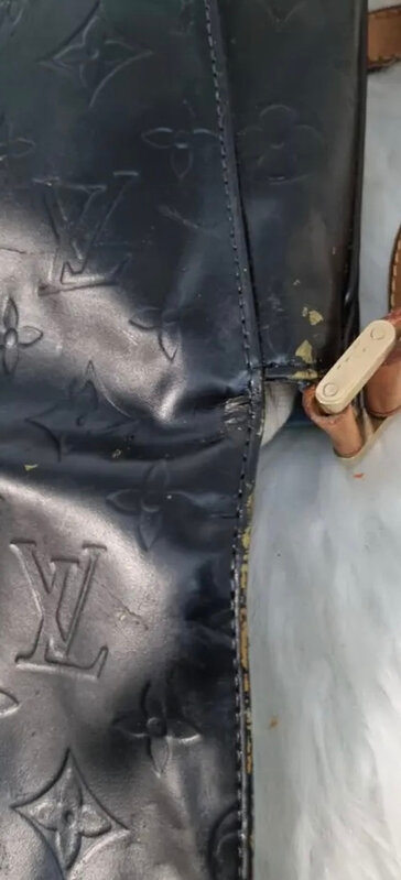 LOUIS VUITTON LOUIS VUITTON PATENT MONOGRAM THOMPSON BAG (AS IS)