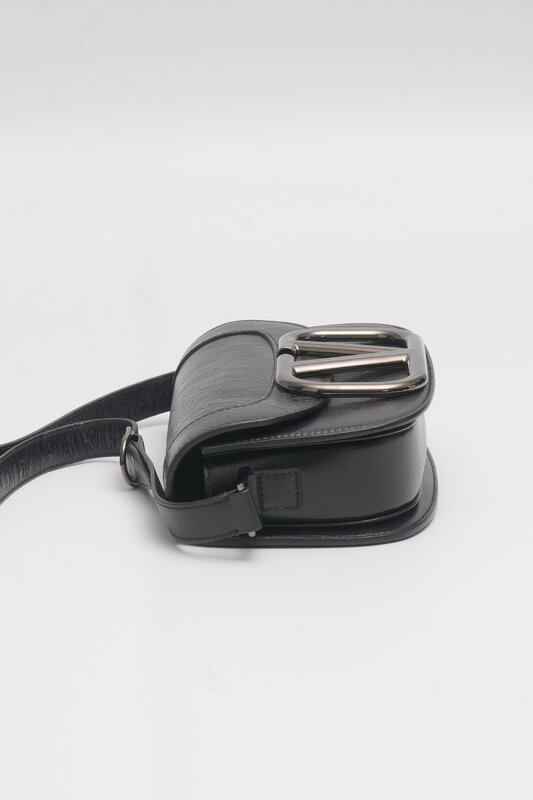 VALENTIVO VALENTINO CALFSKIN SUPERVEE SHOULDER BAG BLACK