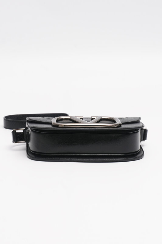 VALENTIVO VALENTINO CALFSKIN SUPERVEE SHOULDER BAG BLACK
