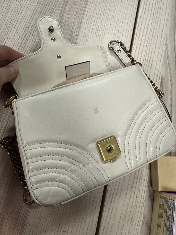 GUCCI GUCCI GG MARMONT CALFSKIN MATELASSE SHOULDER BAG WHITE MINI