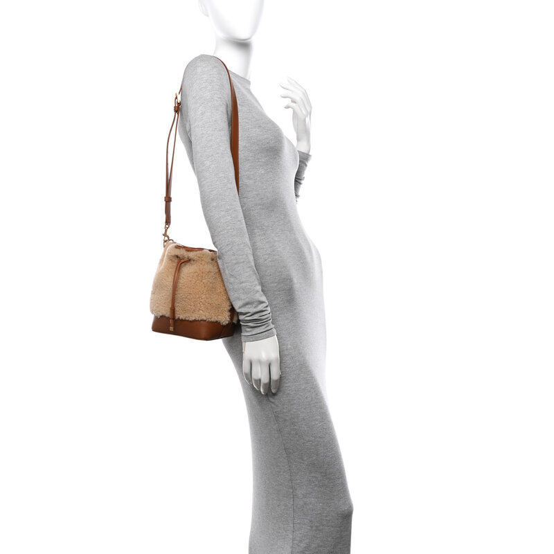 SAINT LAURENT SAINT LAURENT BEIGE LAMBSKIN SHEARLING EMMANUELLE BUCKET BAG