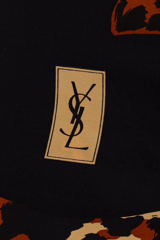 YVES SAINT LAURENT YVES SAINT LAURENT OVERSIZED PROWL OF LEOPARDS SHAWL