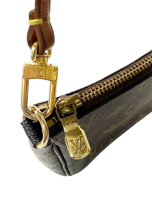 LOUIS VUITTON LOUIS VUITTON MONOGRAM POCHETTE ACCESSOIRES