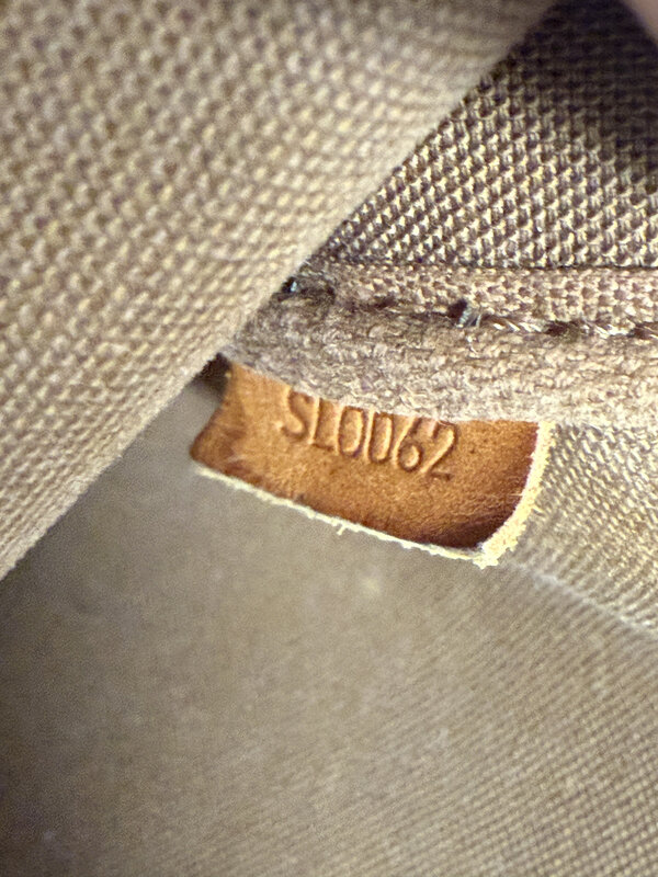 LOUIS VUITTON LOUIS VUITTON MONOGRAM POCHETTE ACCESSOIRES