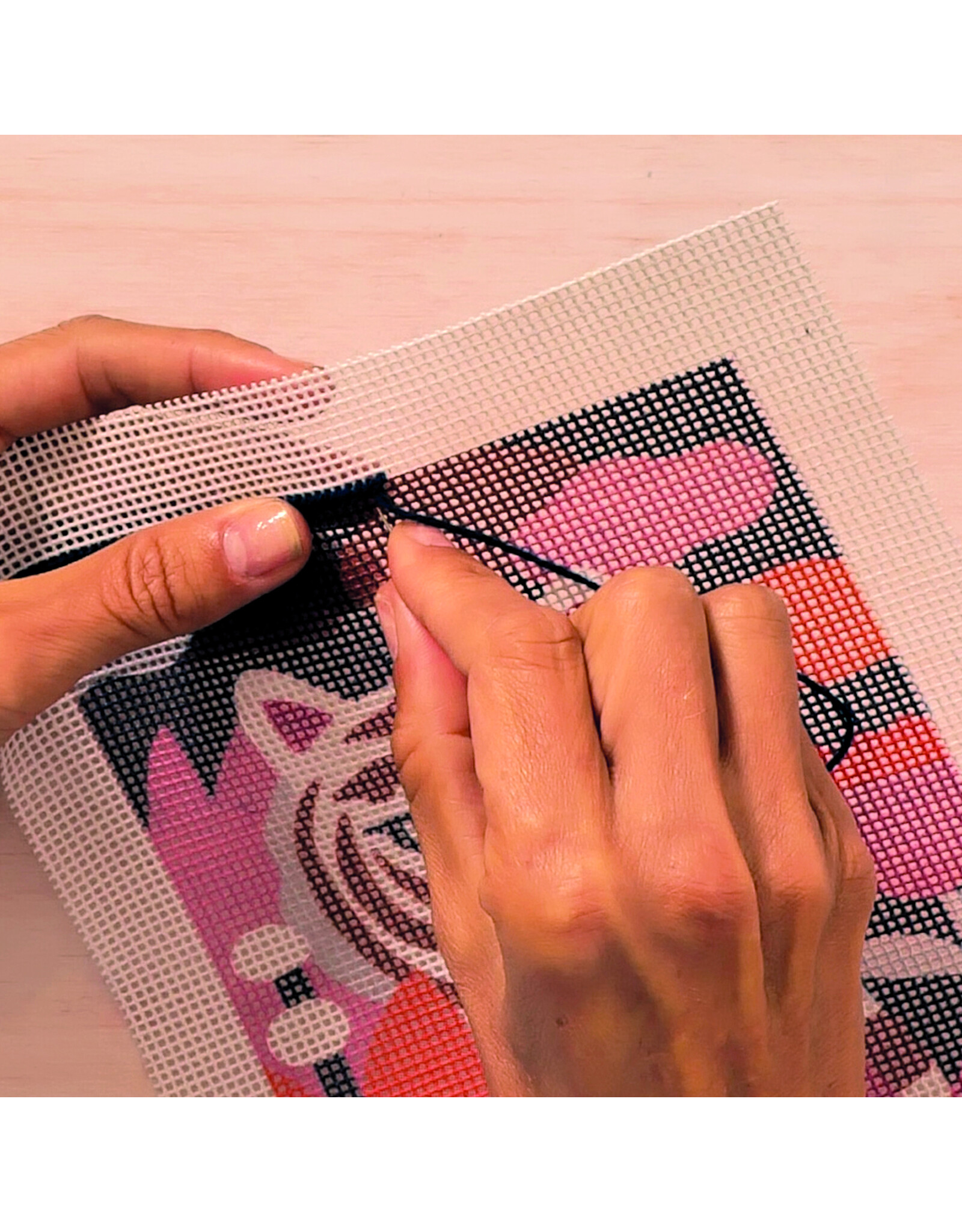 Djeco Atelier 64 : Needlepoint - Wild cat