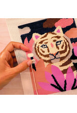 Djeco Atelier 64 : Needlepoint - Wild cat