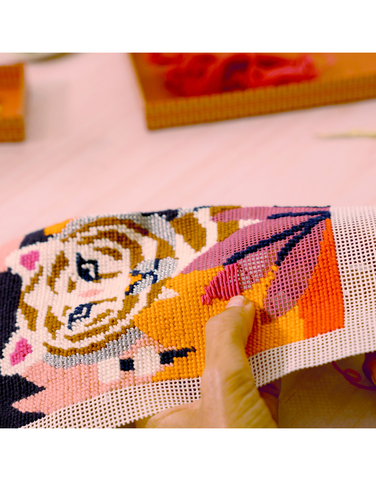 Djeco Atelier 64 : Needlepoint - Wild cat