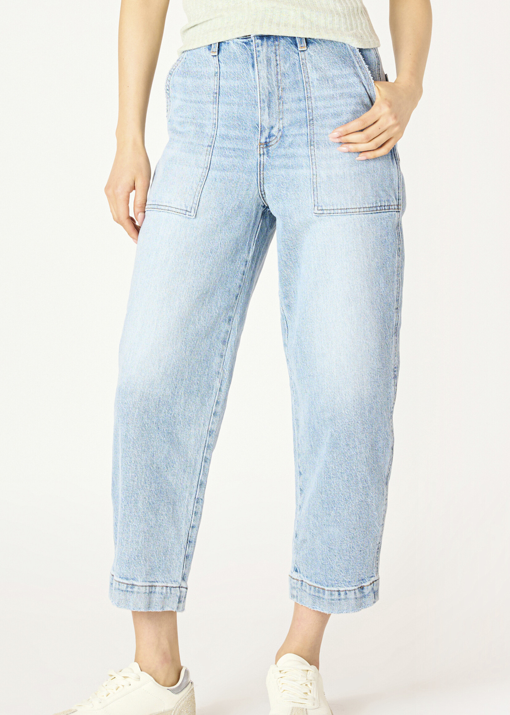 CLEARANCE: Cropped Loose Fit Jeans