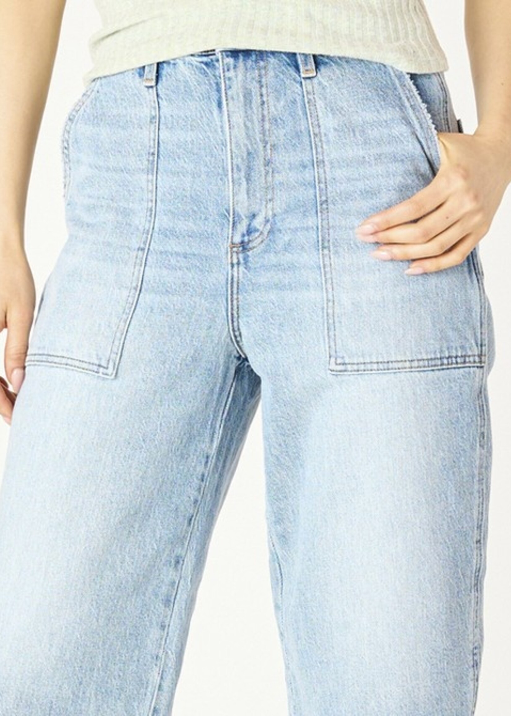 CLEARANCE: Cropped Loose Fit Jeans