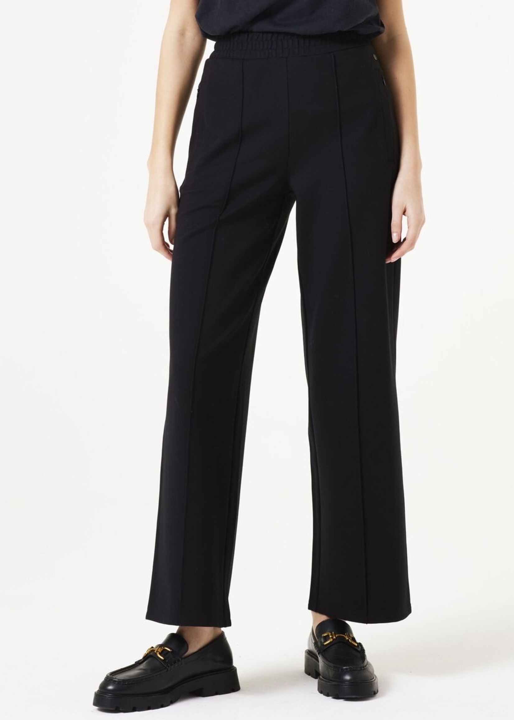 Wide Leg Pintuck Pant