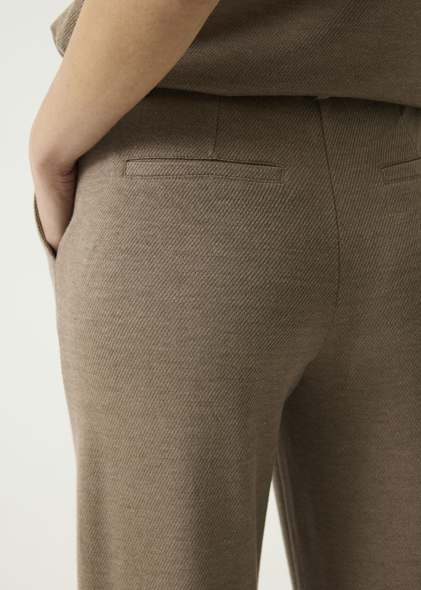 Garcia Straight-Leg Tailored Pant