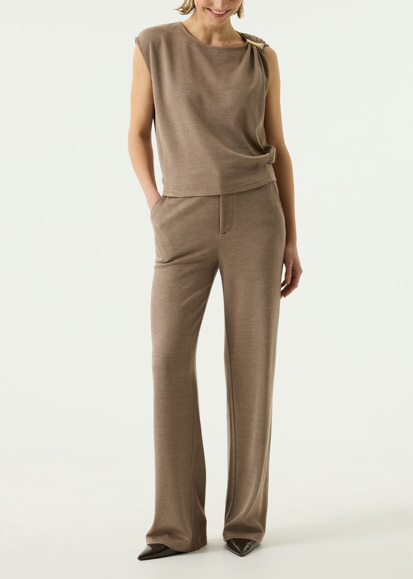 Garcia Straight-Leg Tailored Pant