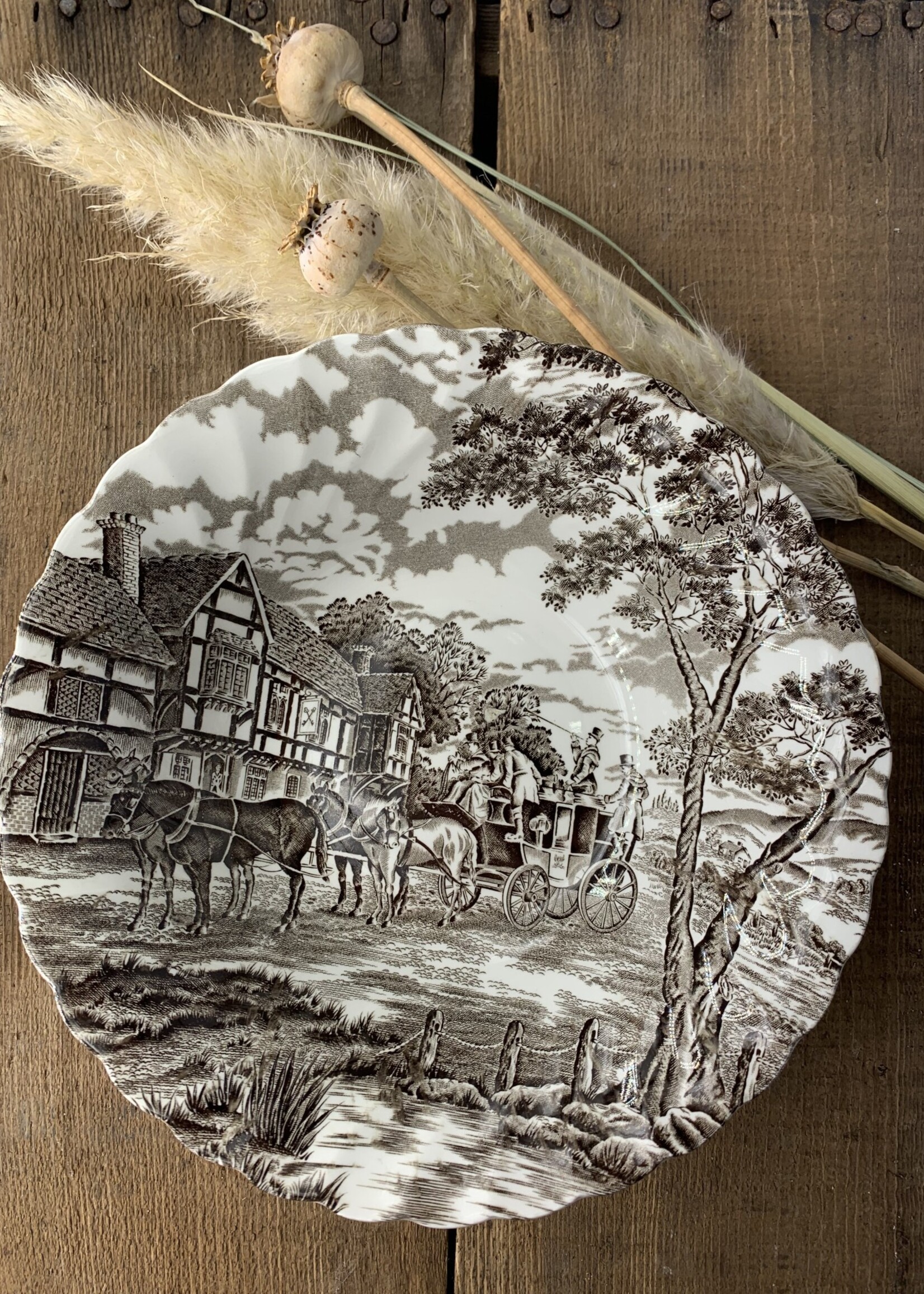 Royal Mail serving bowl