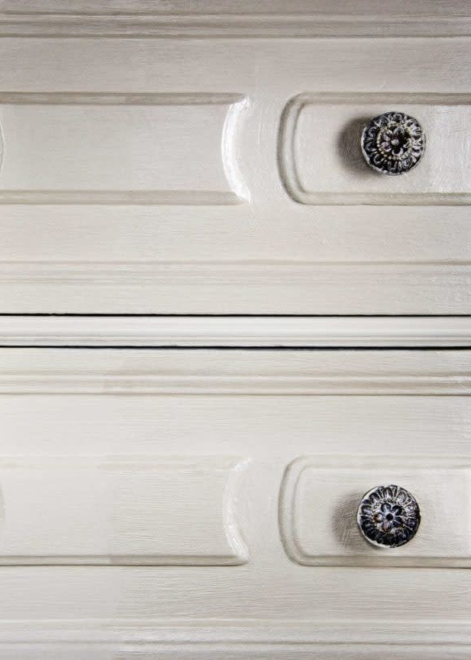 Annie Sloan Pearlescent Glaze by Annie Sloan