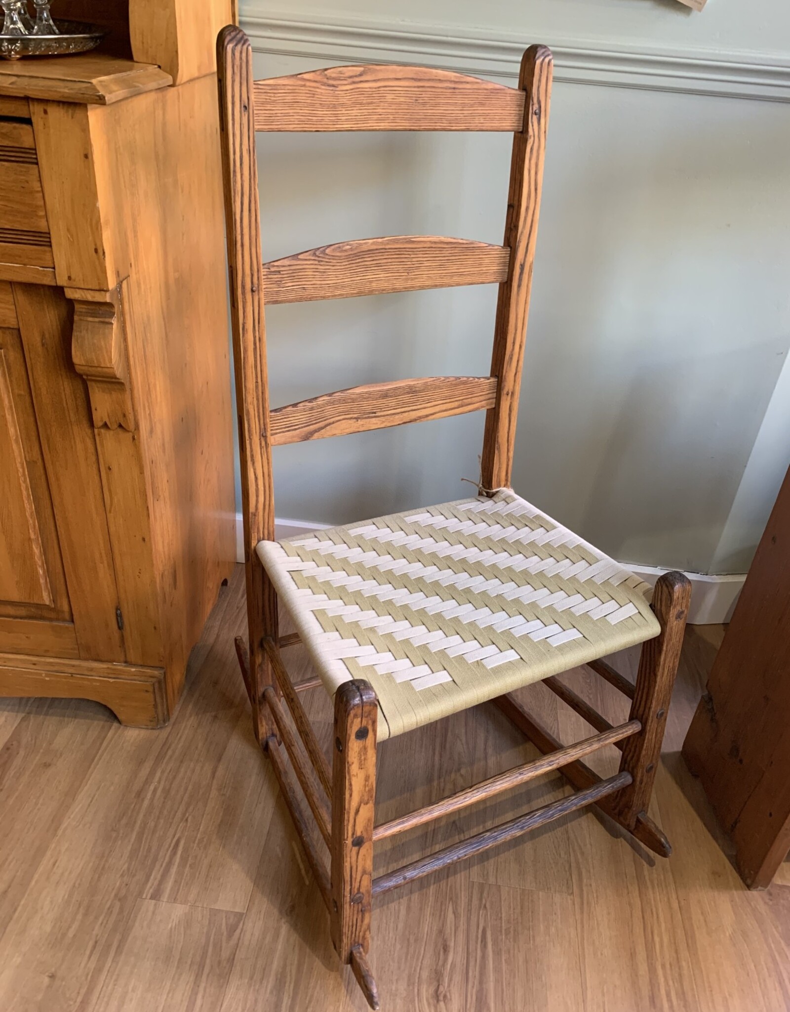 Hansell & Halkett Antique Shaker rocker