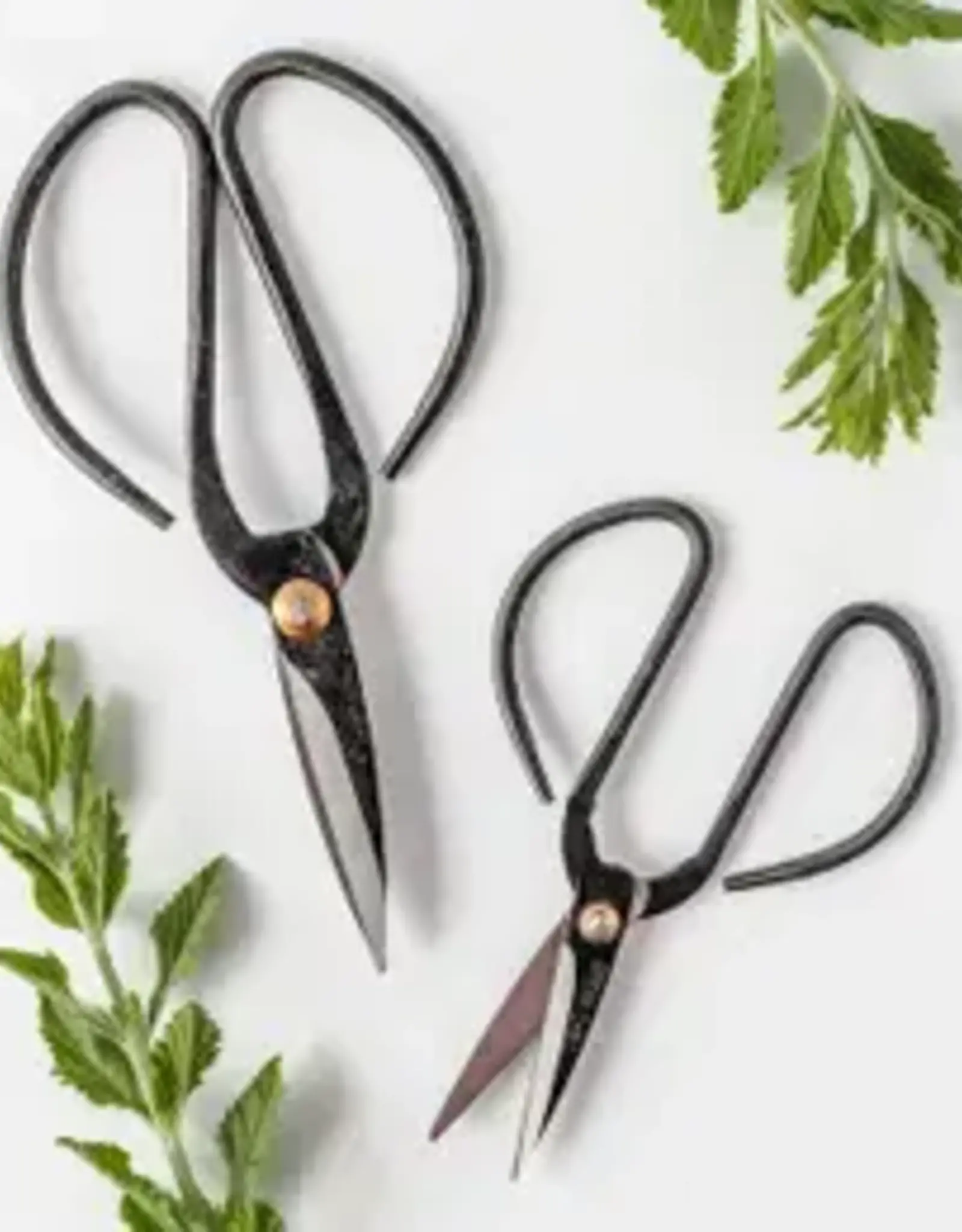 Amie Weaver Designs Black Metal Scissors