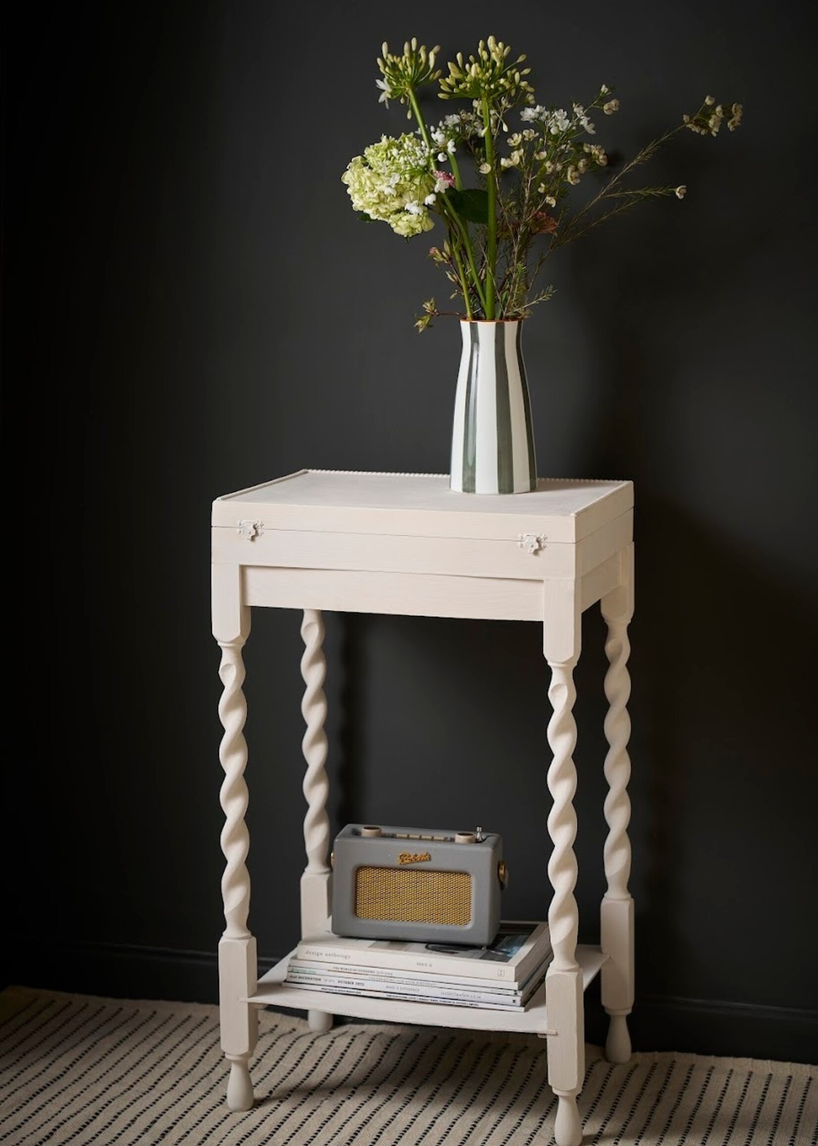 Annie Sloan Chalk Paint® by Annie Sloan - Rococo White 500Ml