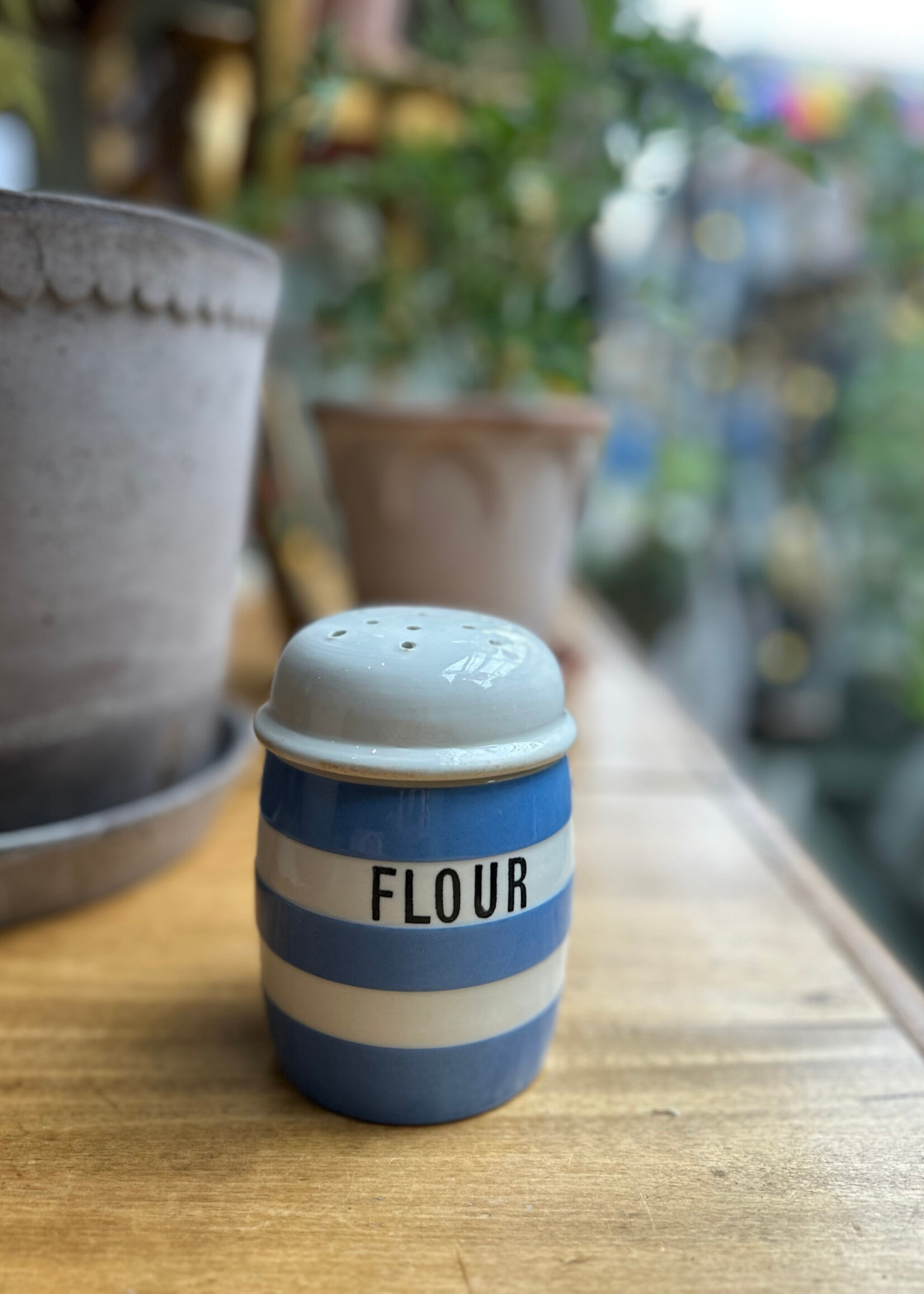Cornishware Flour Shaker