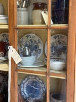 Antique pine hutch, Québec, 1840