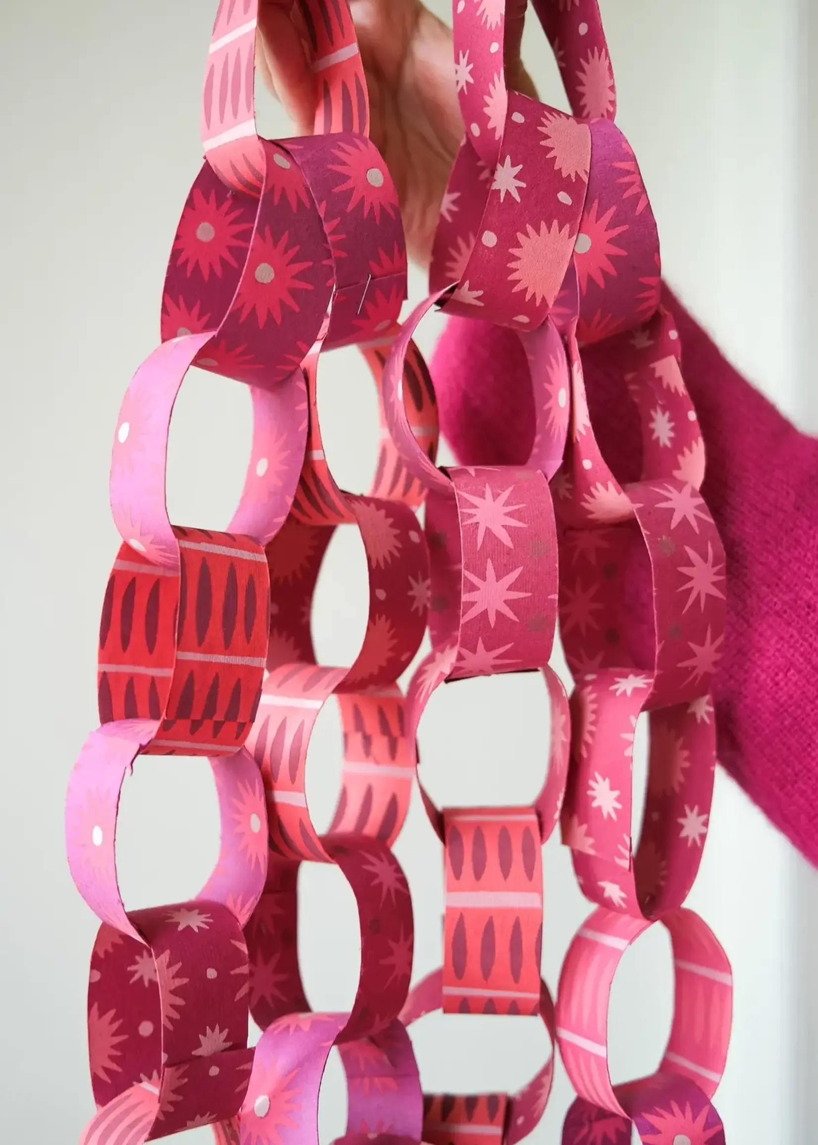 East End Press Pink & Red Paper Chain Kit