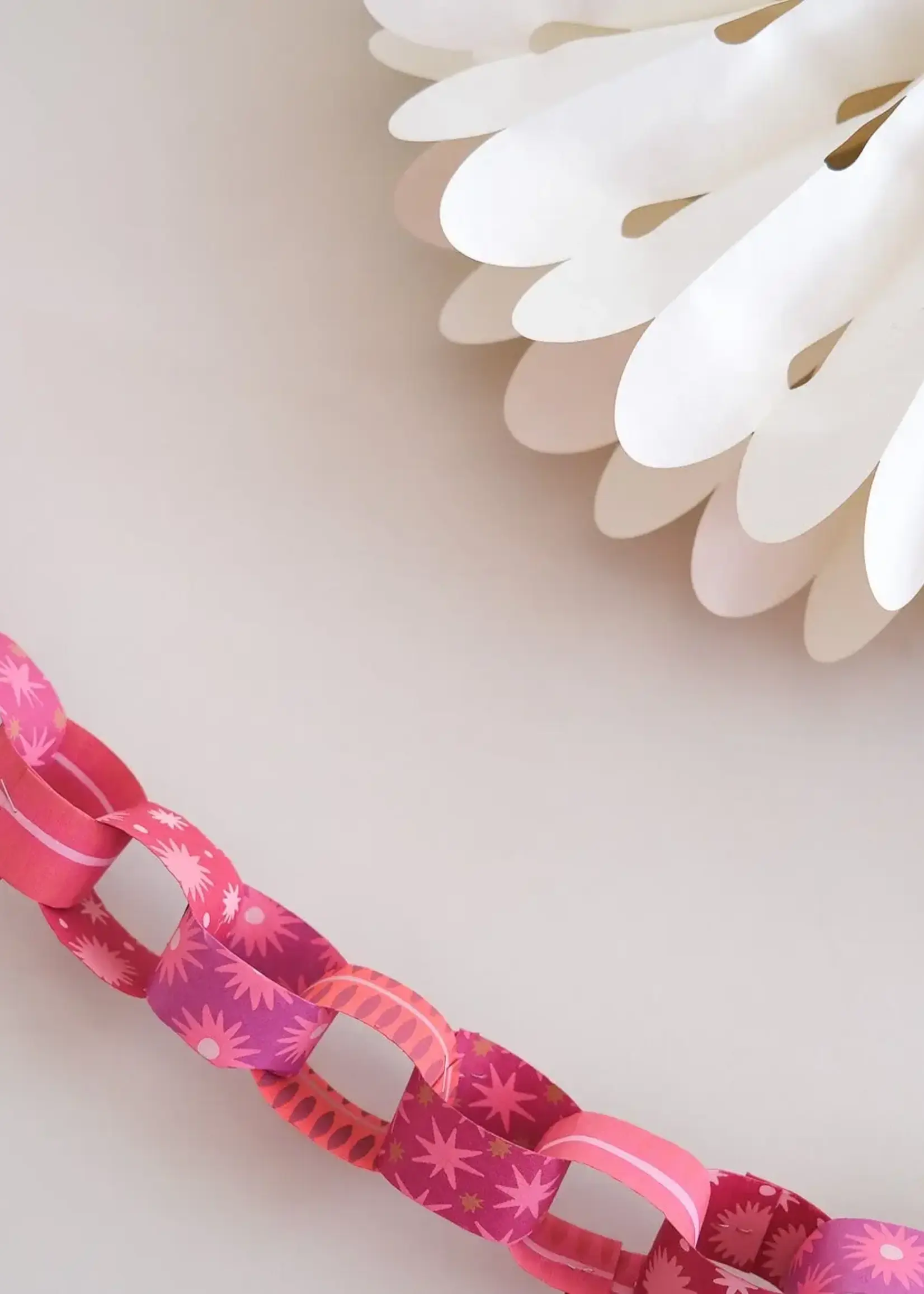 East End Press Pink & Red Paper Chain Kit