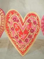 East End Press Hearts Concertina Garland