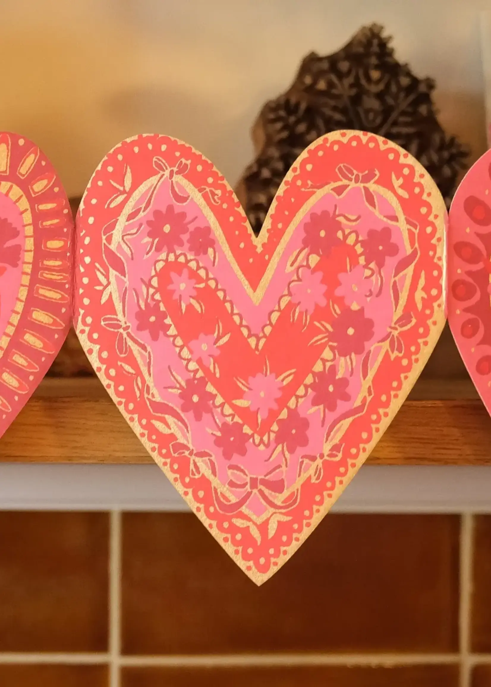 East End Press Hearts Concertina Garland