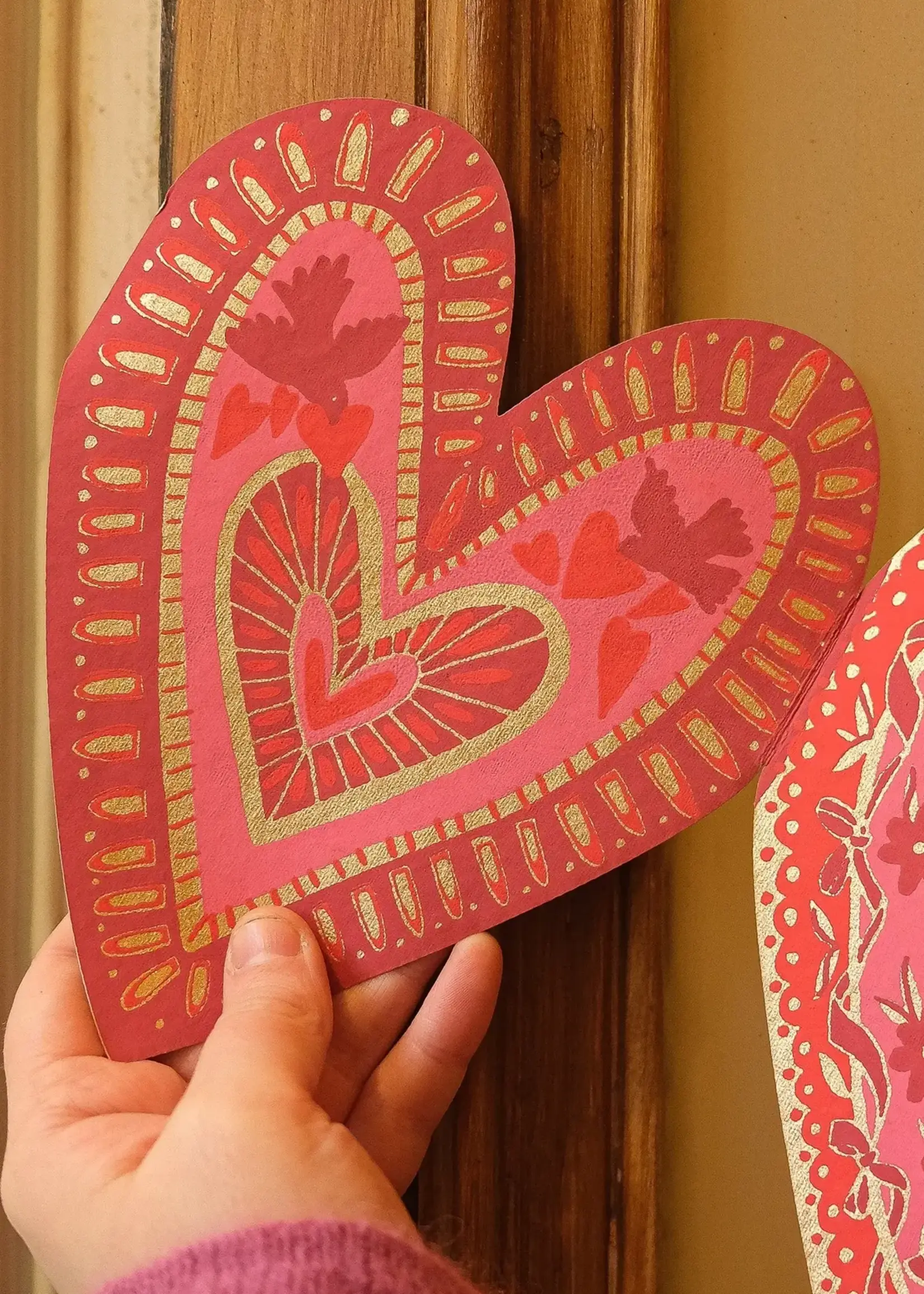 East End Press Hearts Concertina Garland