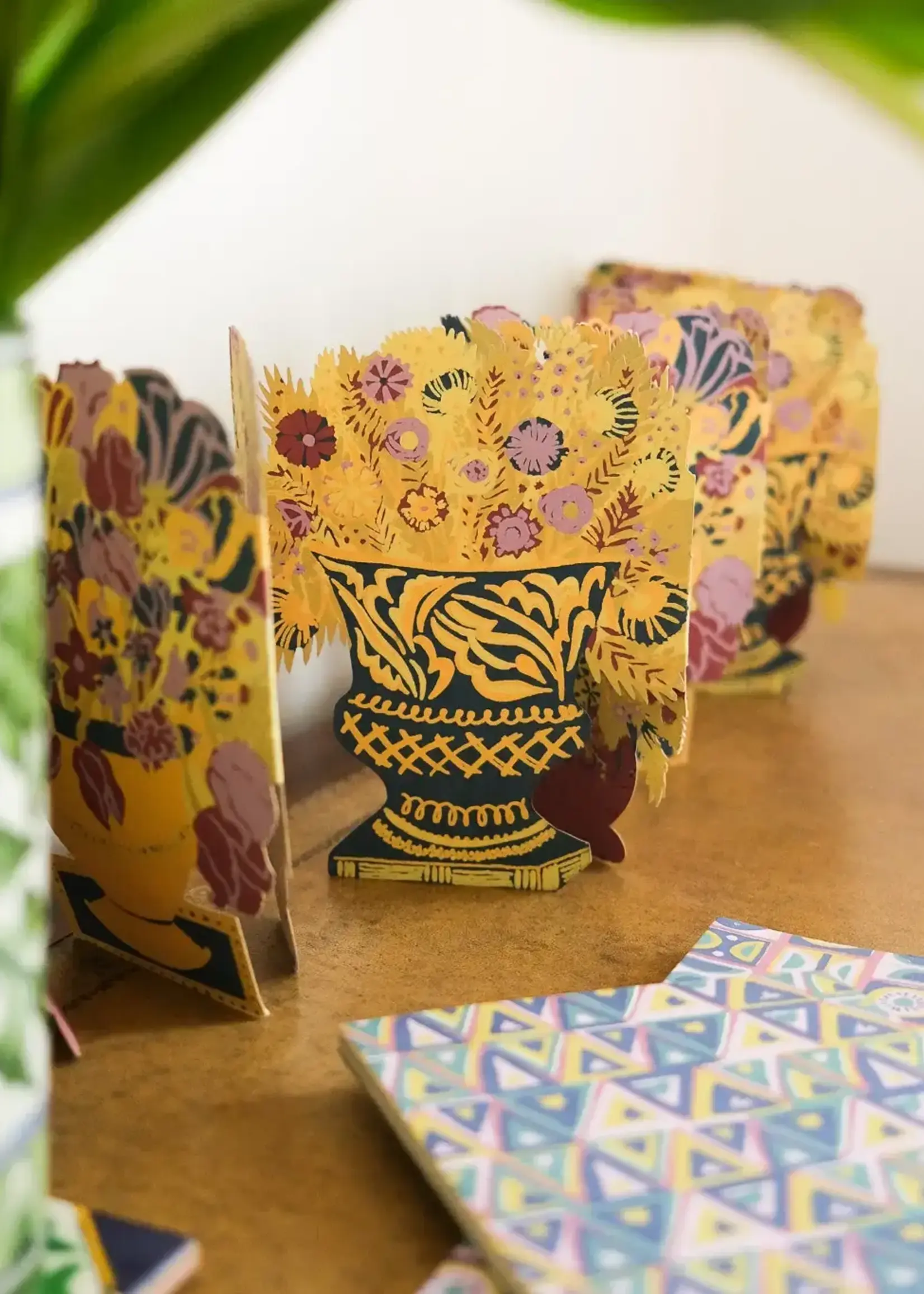 East End Press East End Press, Bloomsbury Floral Vases Concertina