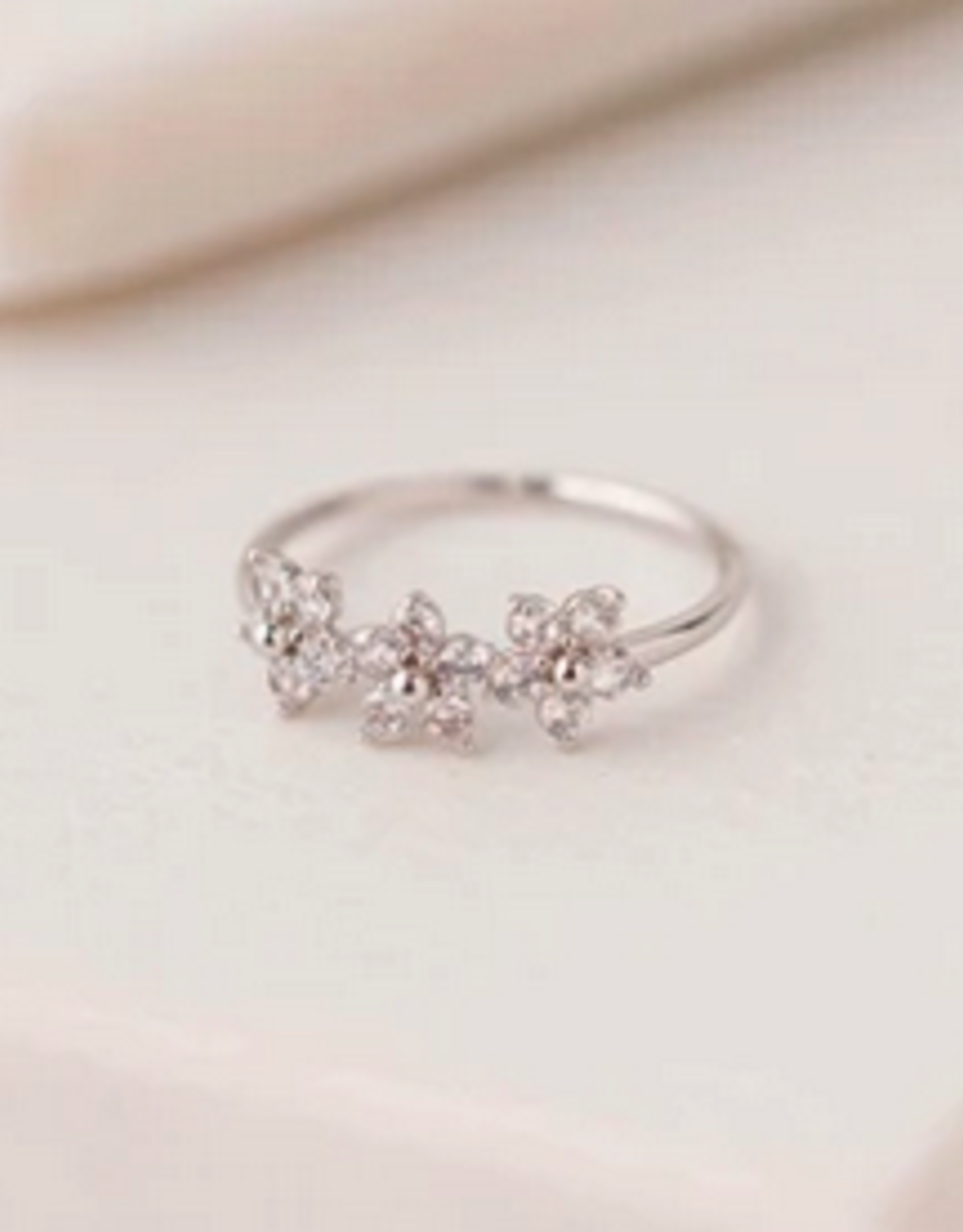 Blossom Ring Size 6 - Silver
