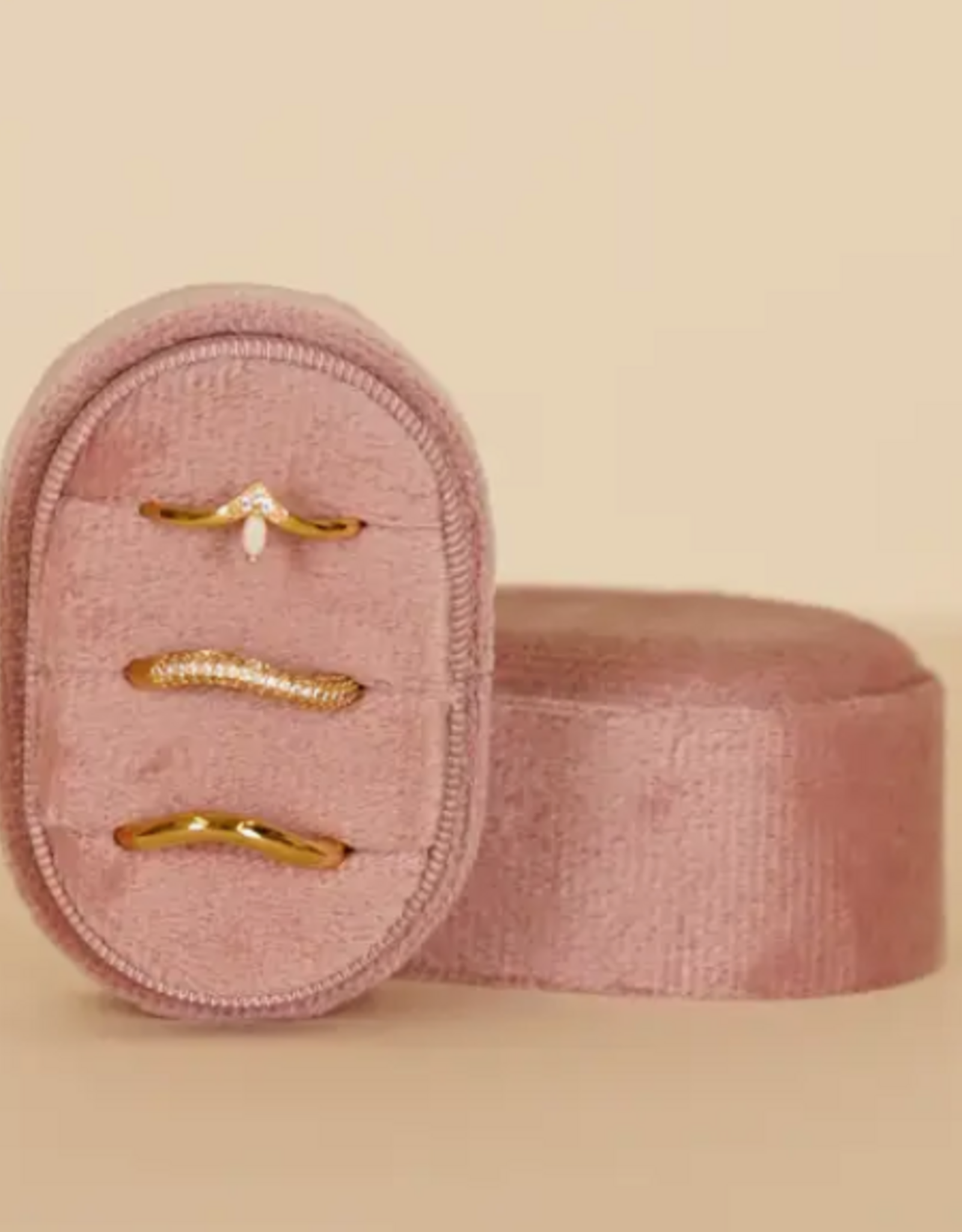 Velvet Jewelry Box - Small Oval - Light Pink