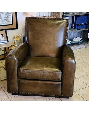 Motioncraft 5640 Leather Recliner, Available for local pick up