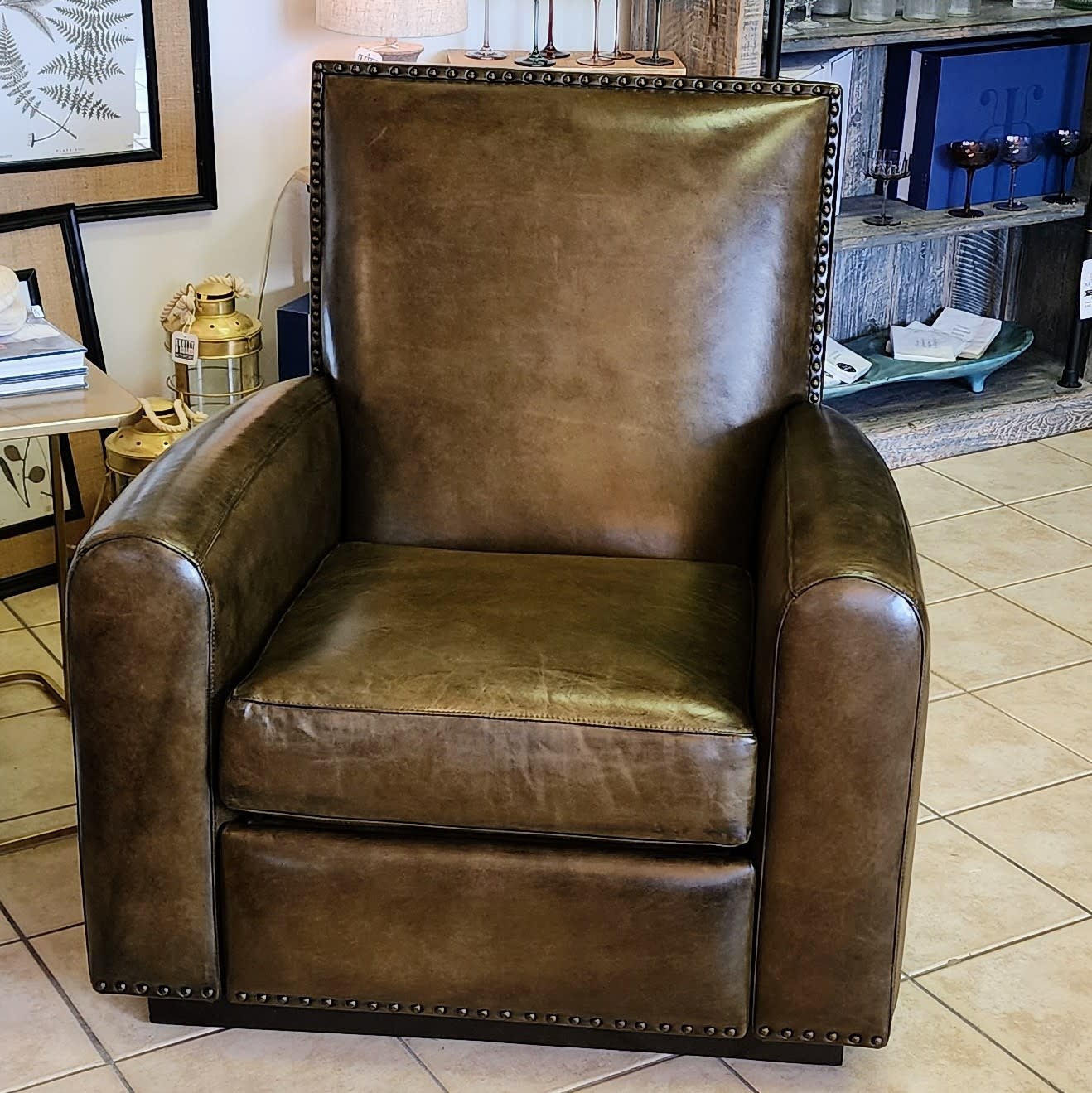 Motioncraft Olive 5640 Leather Recliner, 37 x 38 x 39 Customizable, Furniture Available for Delivery or Pick Up