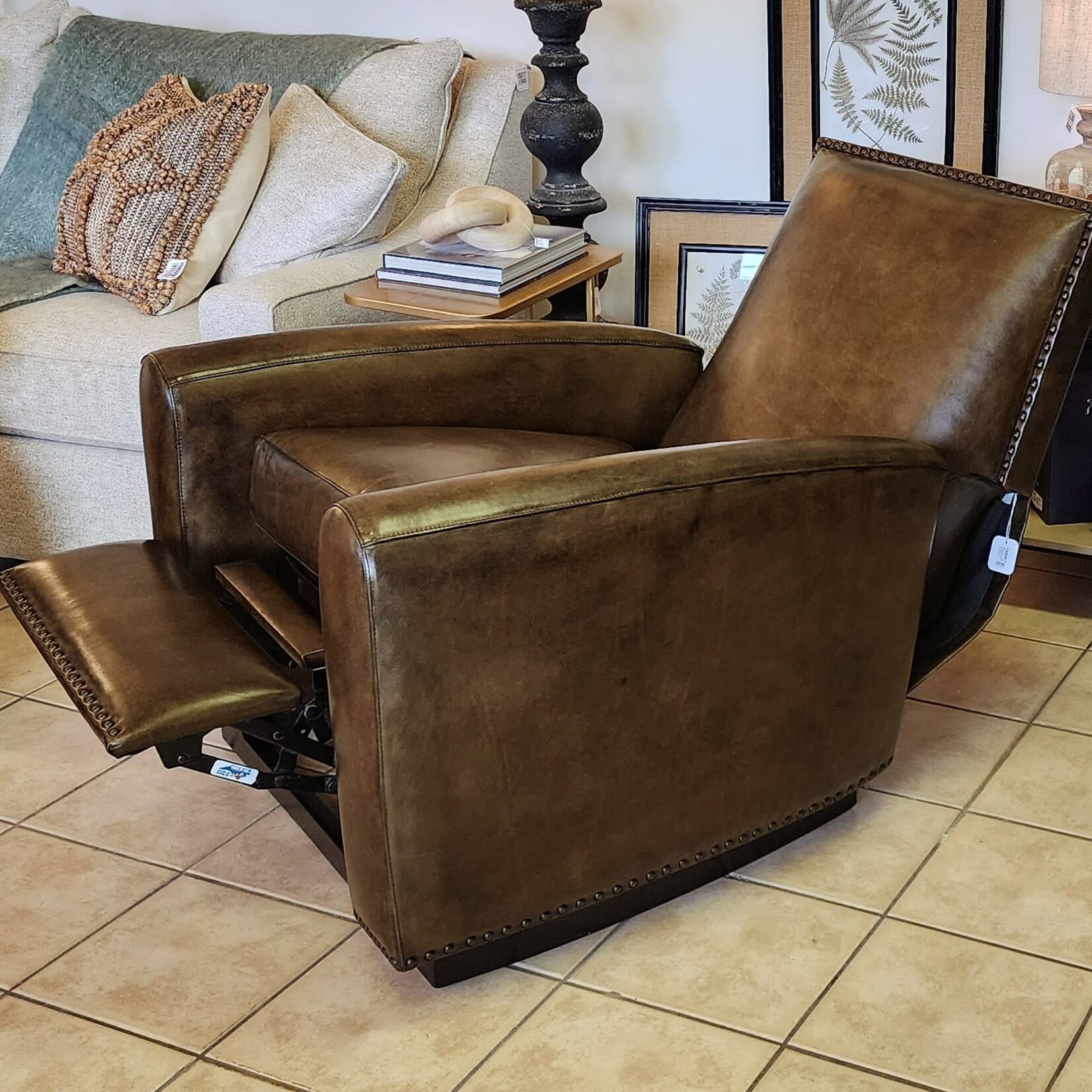 Motioncraft Olive 5640 Leather Recliner, 37 x 38 x 39 Customizable