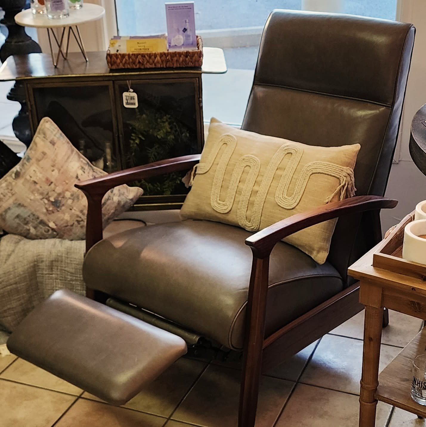 Motioncraft Retro Recliner, 42 x 28 x 36, Customizable, Furniture Available for Delivery or Pick Up