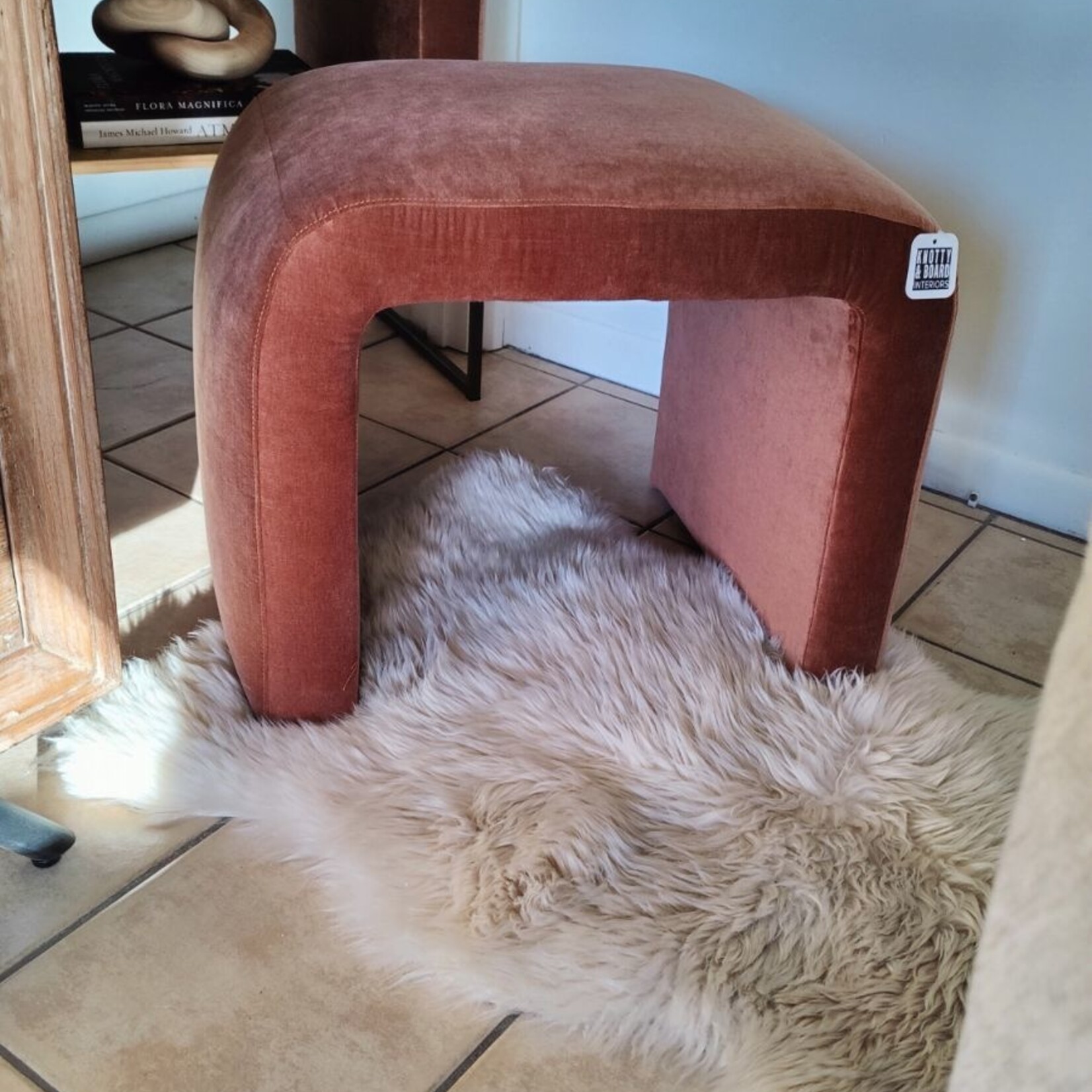 Precedent - Niagara Ottoman, 25 x 20 x 19