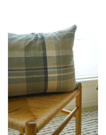 Delacourt Pillow 16 x 24