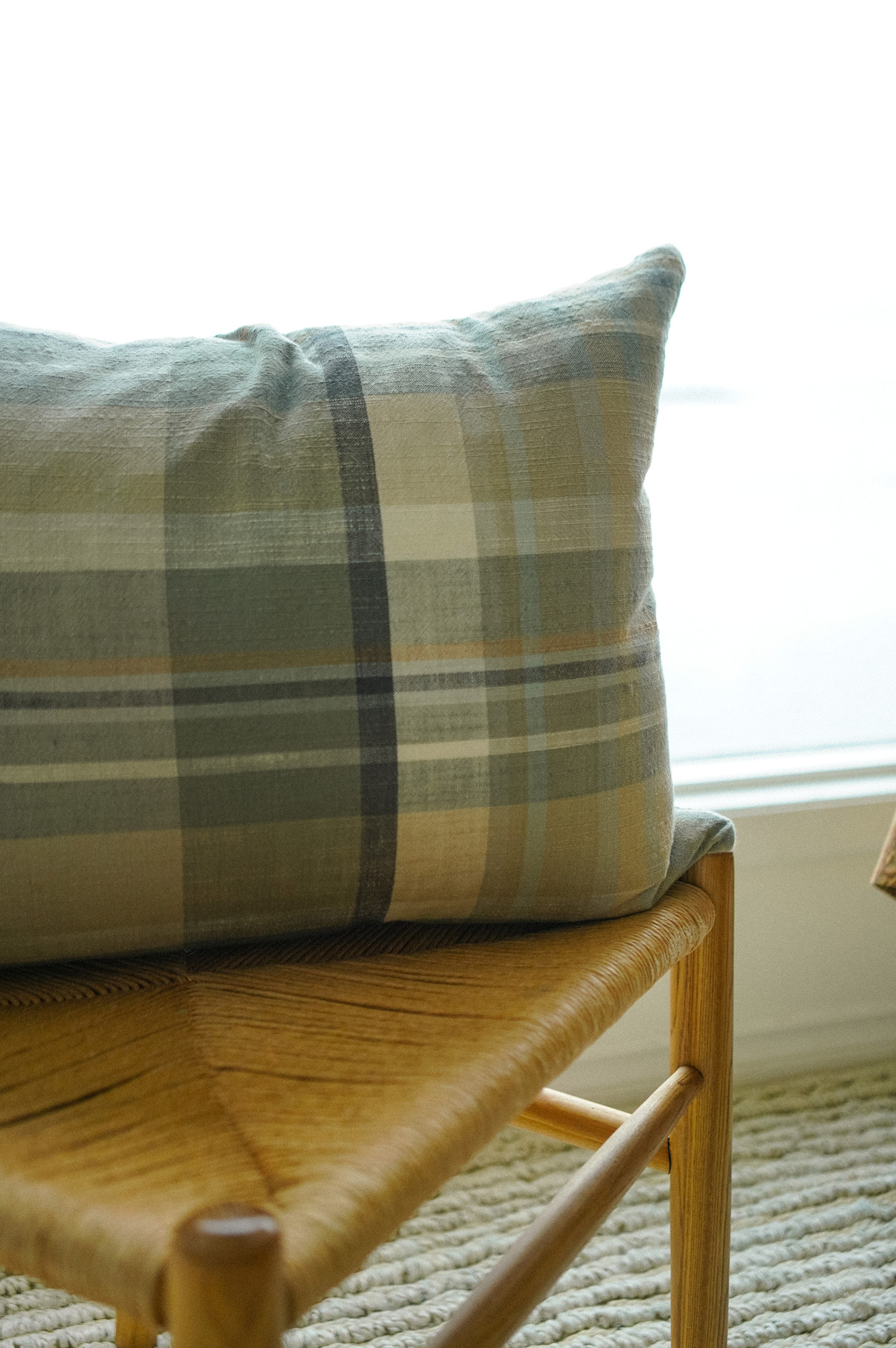 Delacourt Pillow 16 x 24