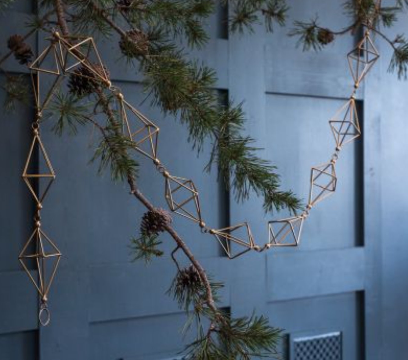 Vex Garland 72"