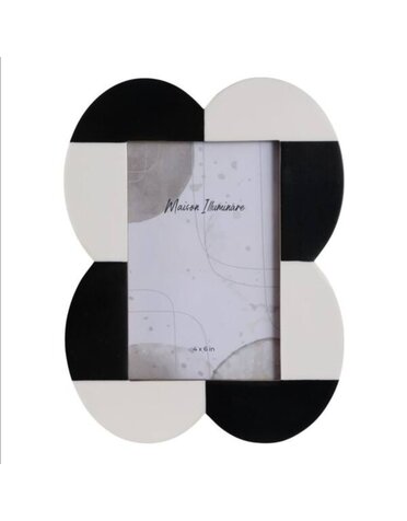 Scallop Photo Frame, Black and White, 4 X 6