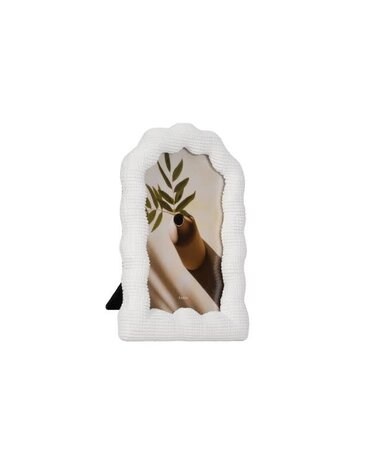 Sculptured Wavy Arch Resin Photo Frame, White, 4 X 6 in.