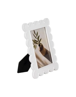 Decorative Scallop Edge Resin Photo Frame, White, 4 X 6 in.