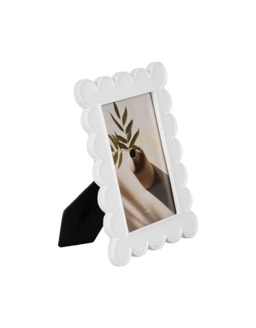 Decorative Scallop Edge Resin Photo Frame, White, 4 X 6 in.