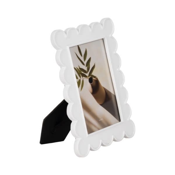 Decorative Scallop Edge Resin Photo Frame, White, 4 X 6 in.