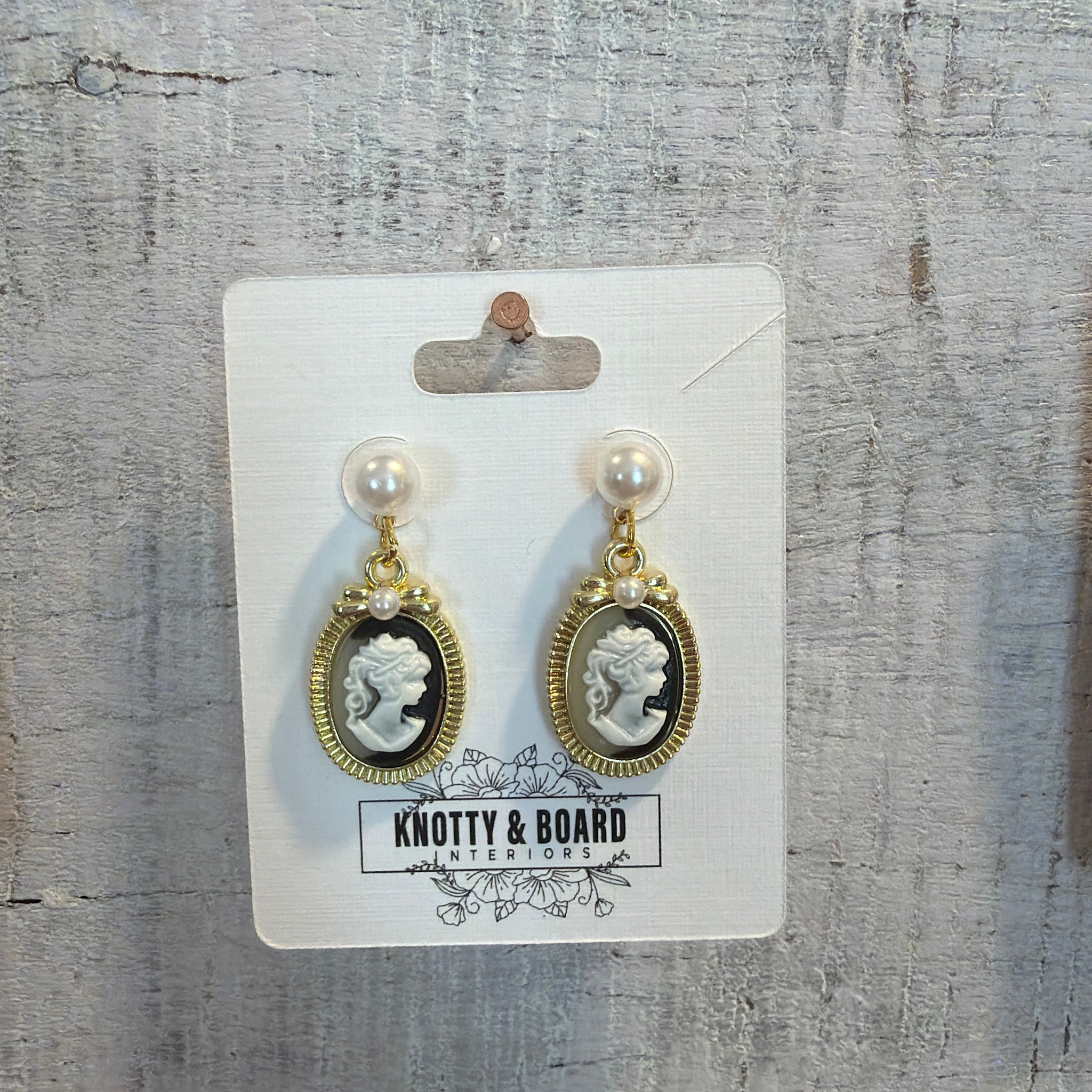 Ellemadera Charming Vintage-Inspired Oval Pearl Drop Earrings