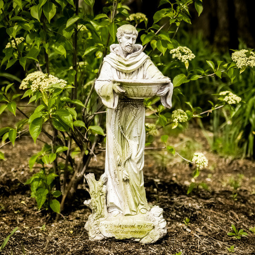 Statue St. Francis with Bowl 23