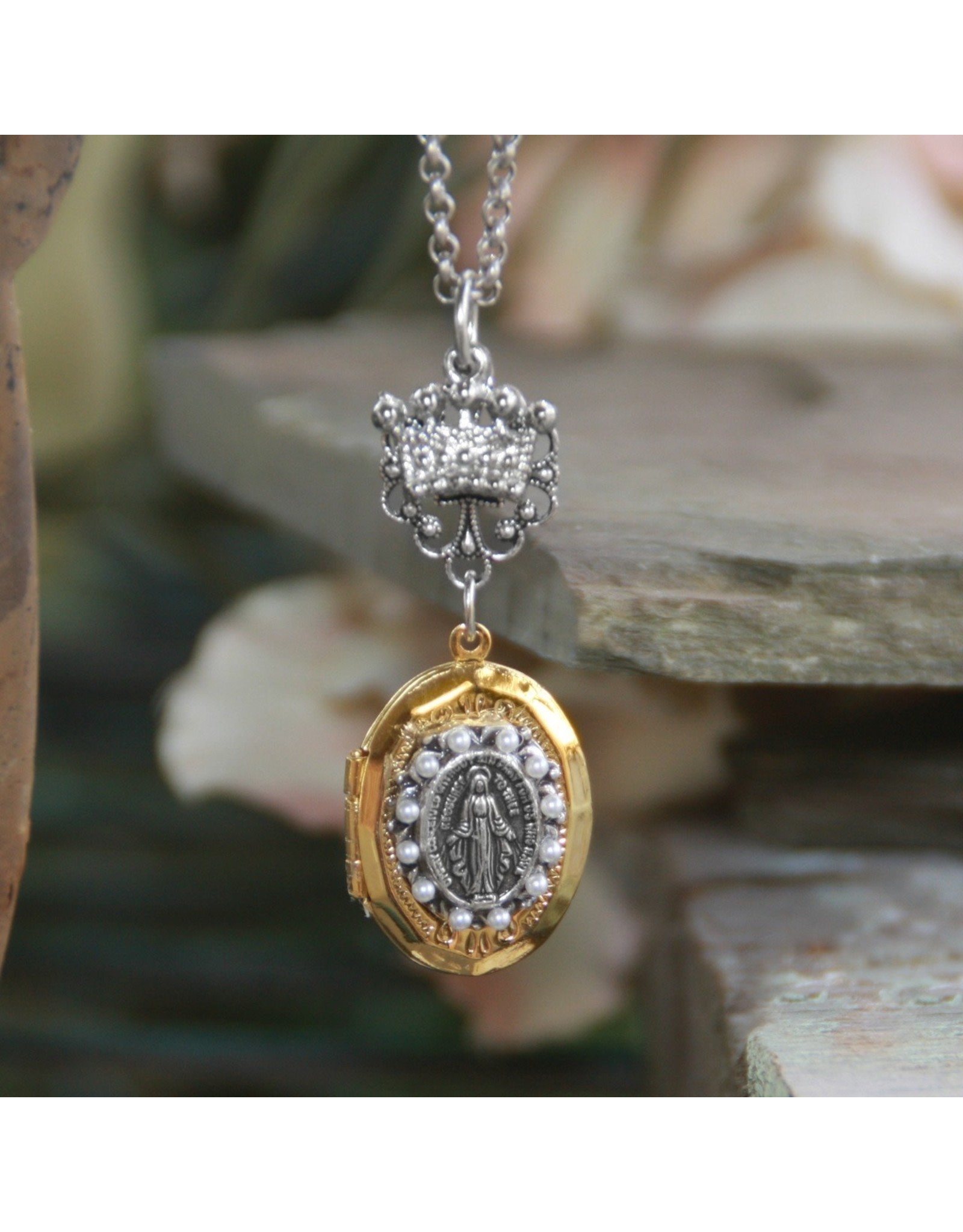 Collectables America the Studio Locket - Mary with Pearls and Crown Necklace