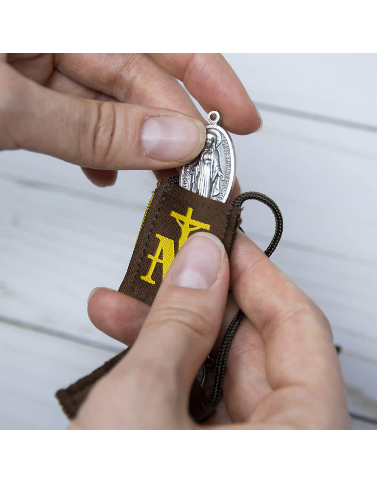 Scapulars.com Scapular, Premium, Brown/Gold