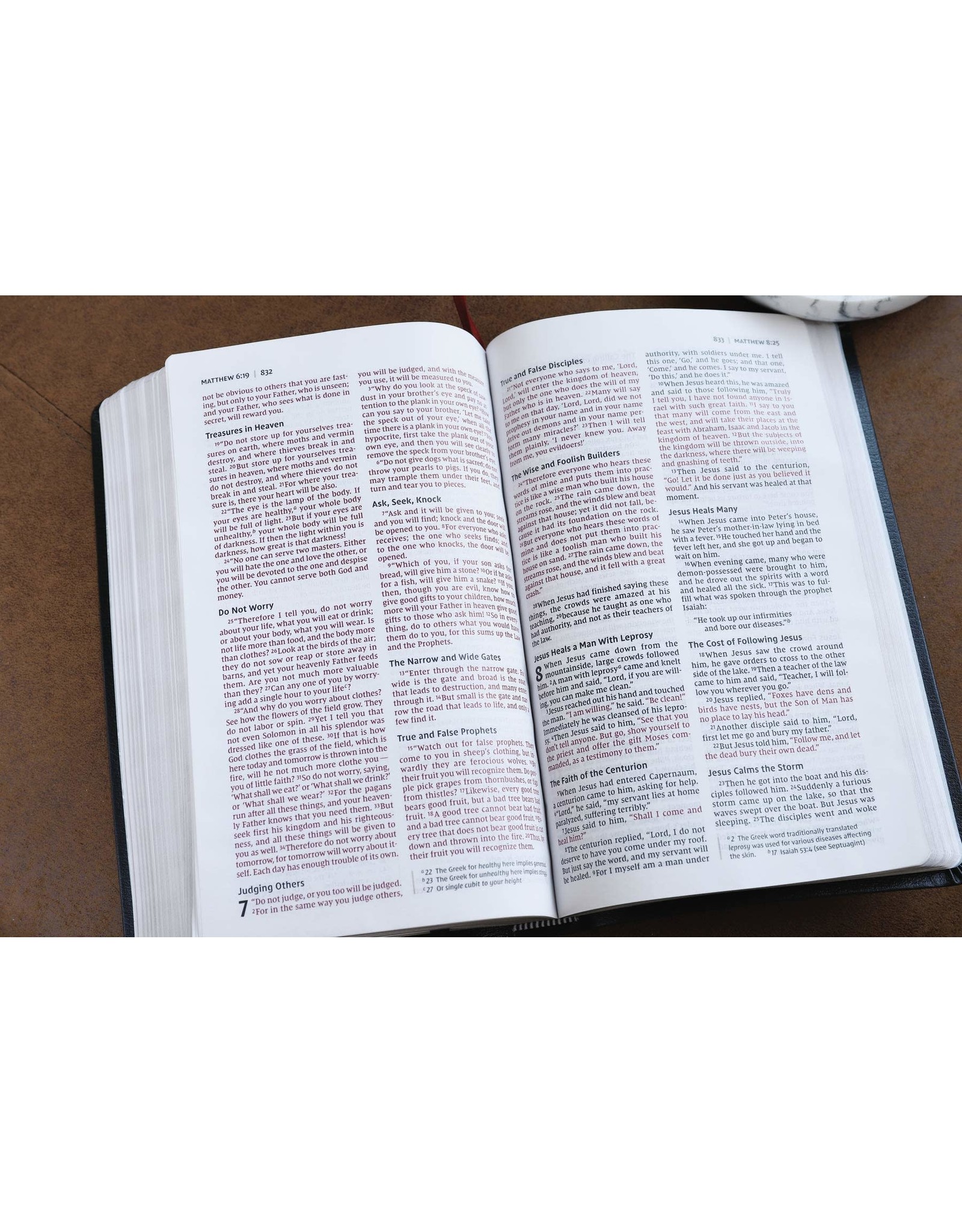 Zondervan NIV Thinline Bible, Black Bonded Leather