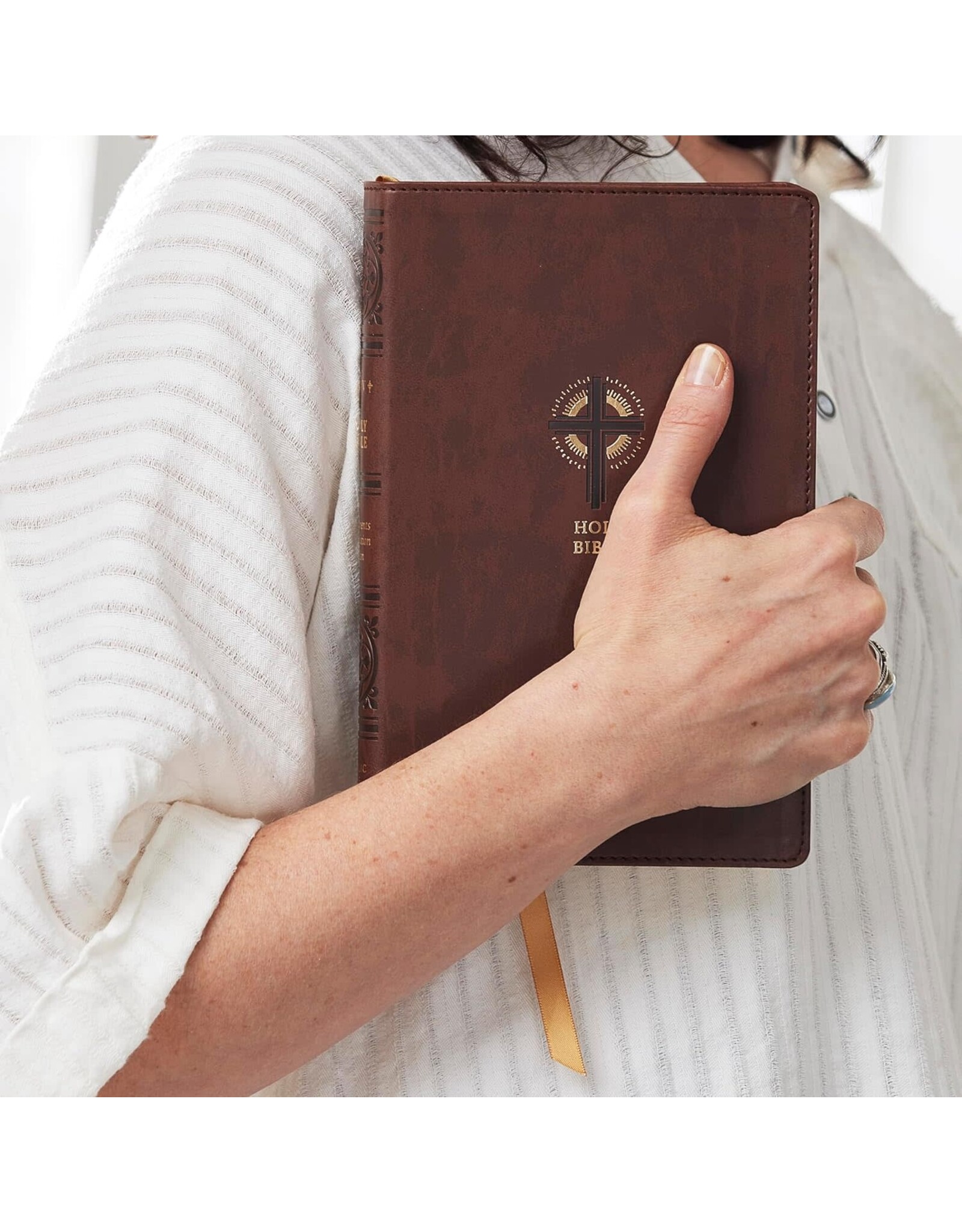 Catholic Bible Press NRSV Catholic Bible, Sacraments of Initiation, Brown Leathersoft